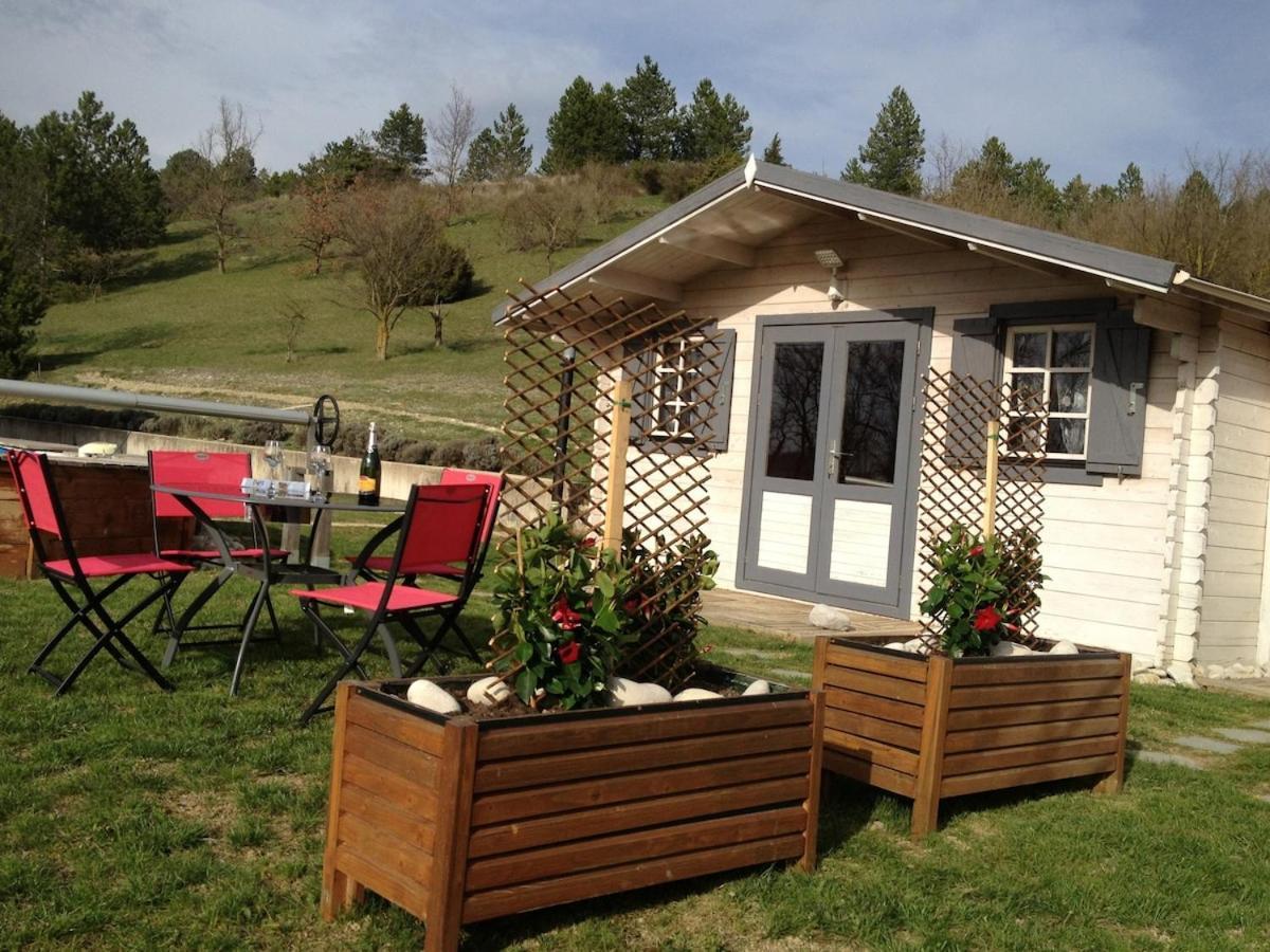 Maison De Vacances Avec Ses Petits Chalets Aouste-sur-Sye Екстериор снимка